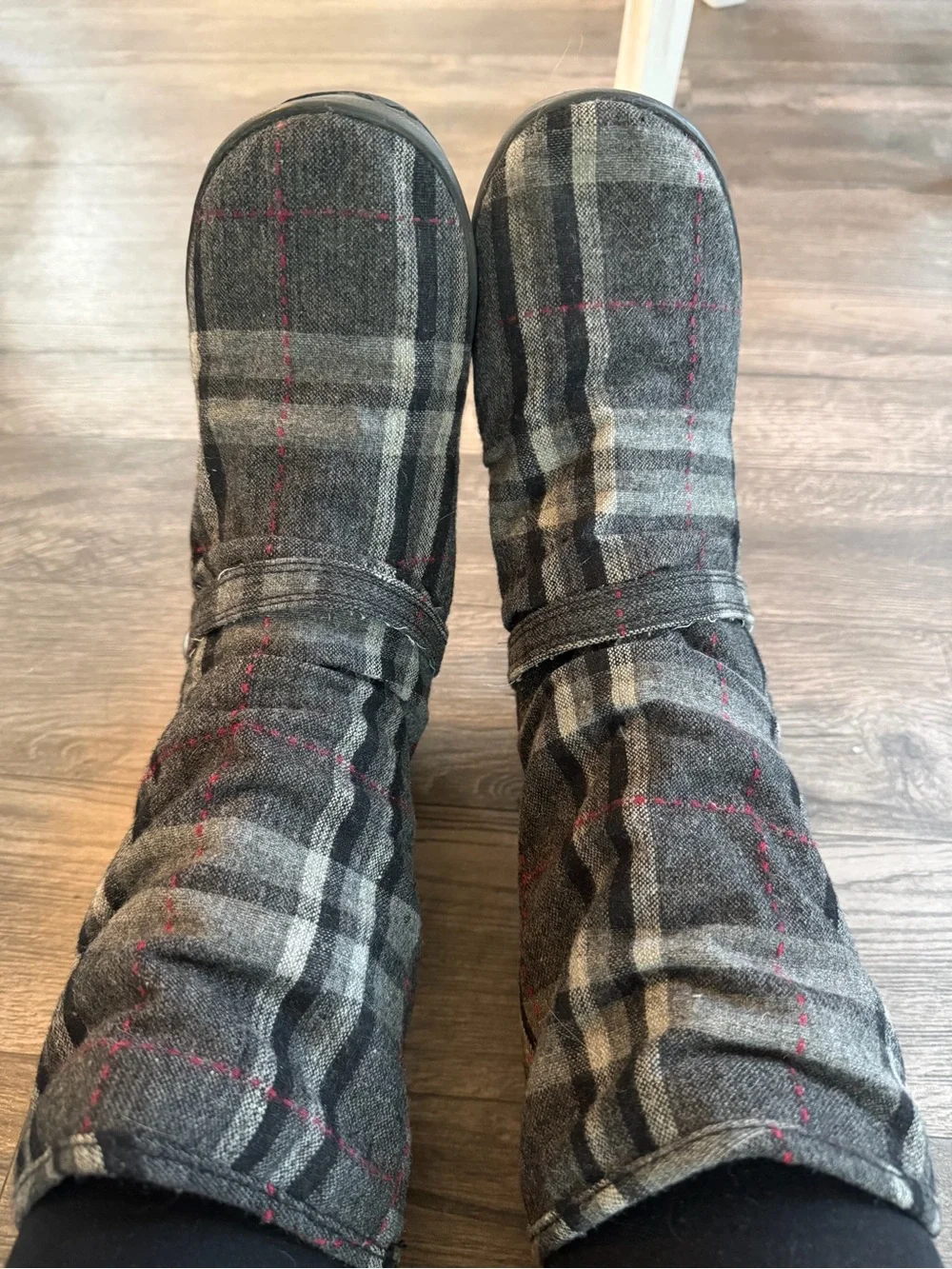 Roxy plaid fleece lined boots